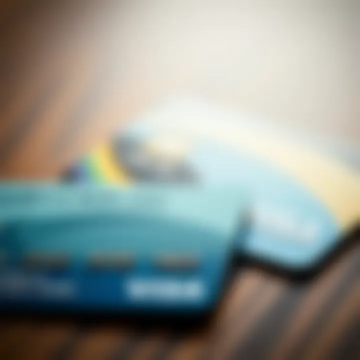 Comparison of Credit Card Types Comparison of low credit and traditional credit cards